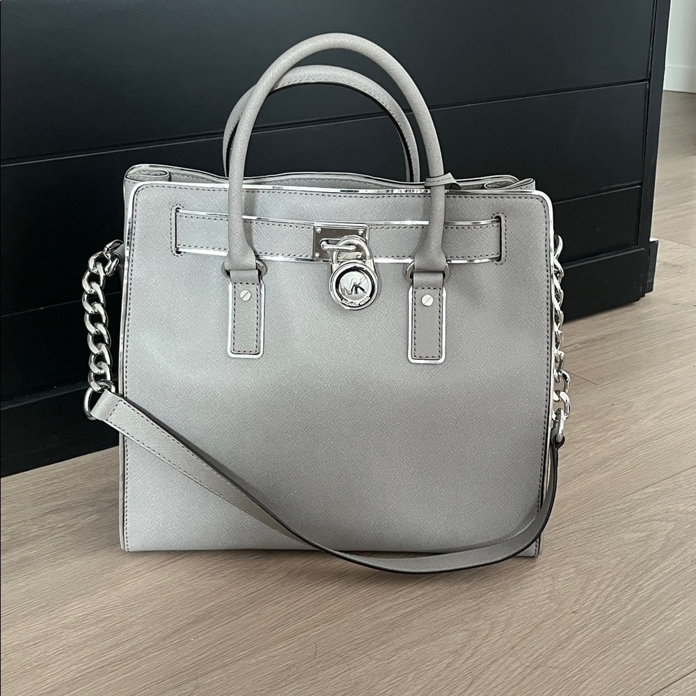 MICHAEL KORS Gray Handbag with Chain Strap